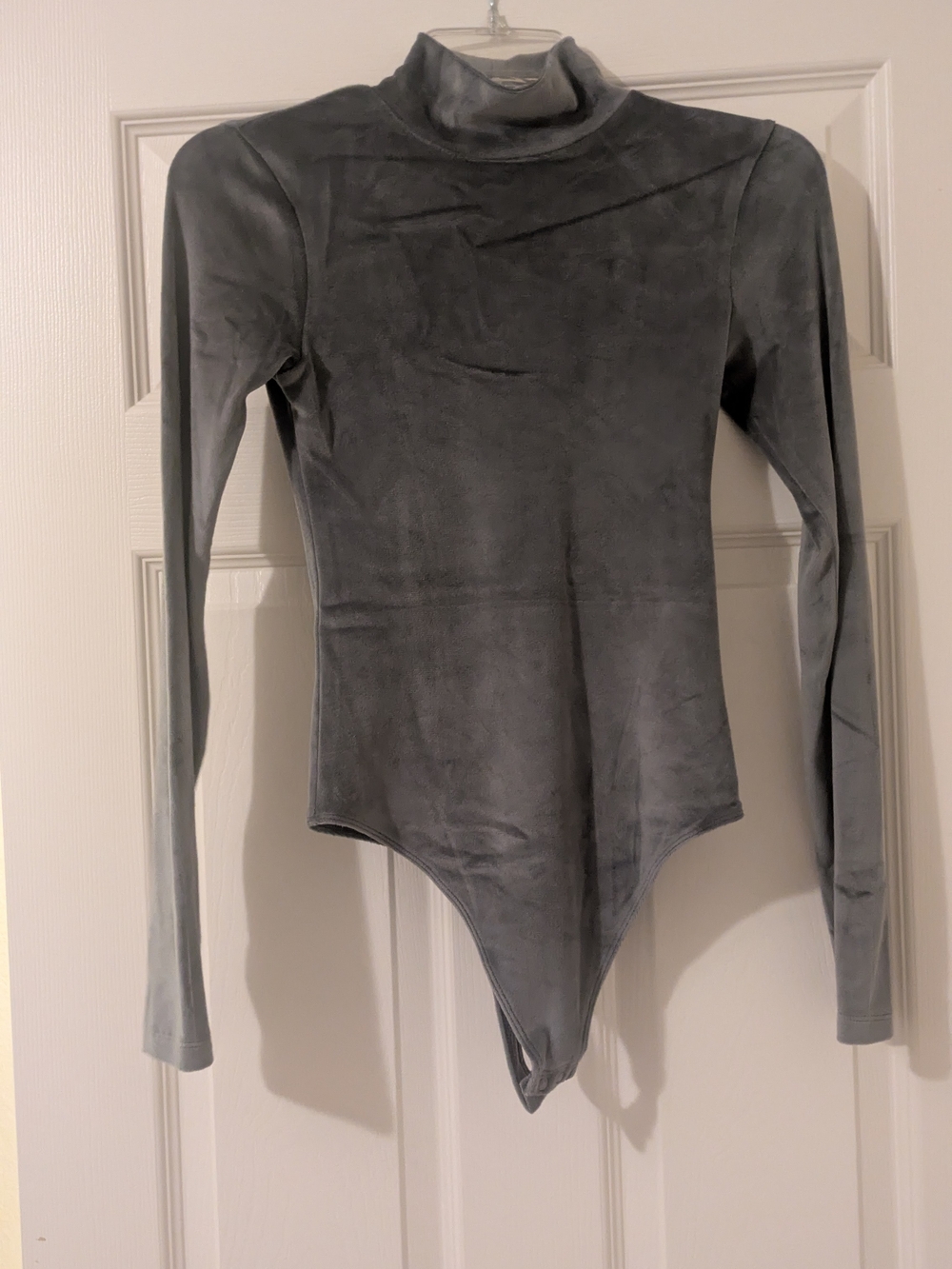 Long-Sleeve Velvet Turtle Neck Bodysuit in Gray